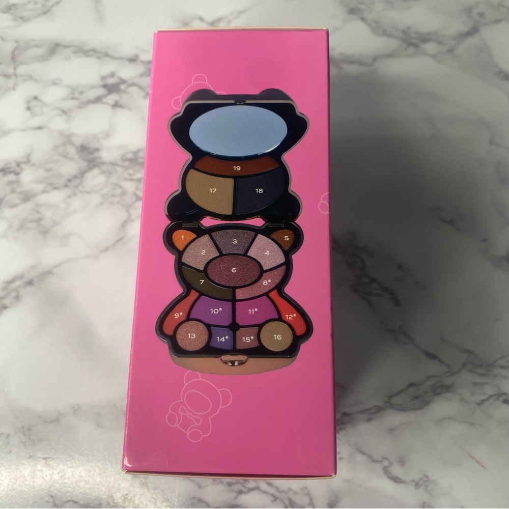 I Heart Revolution Teddy Bear Eyeshadow Palette Rosie - Picture 15 of 16